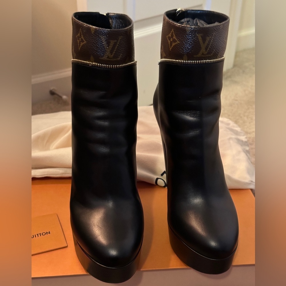Authentic Louis Vuitton Afterglow Platform ankle boot.